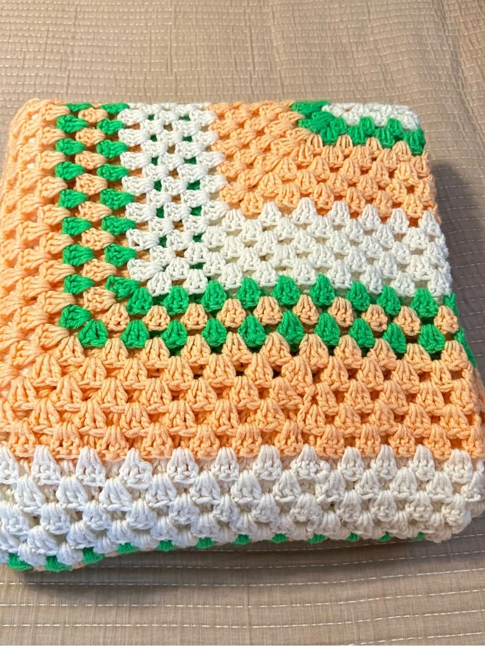 🌼VTG Handmade Crochet Granny Square Bedspread - Peach, Green & White
